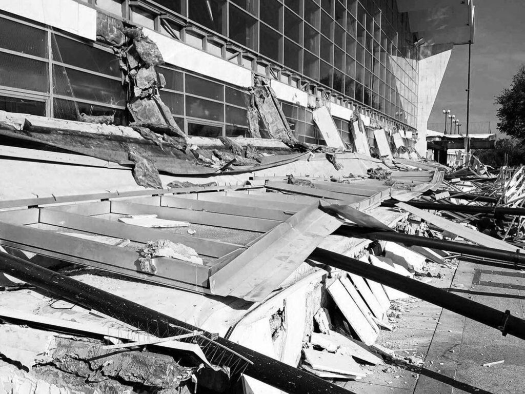 Canopy fall in Novi Sad